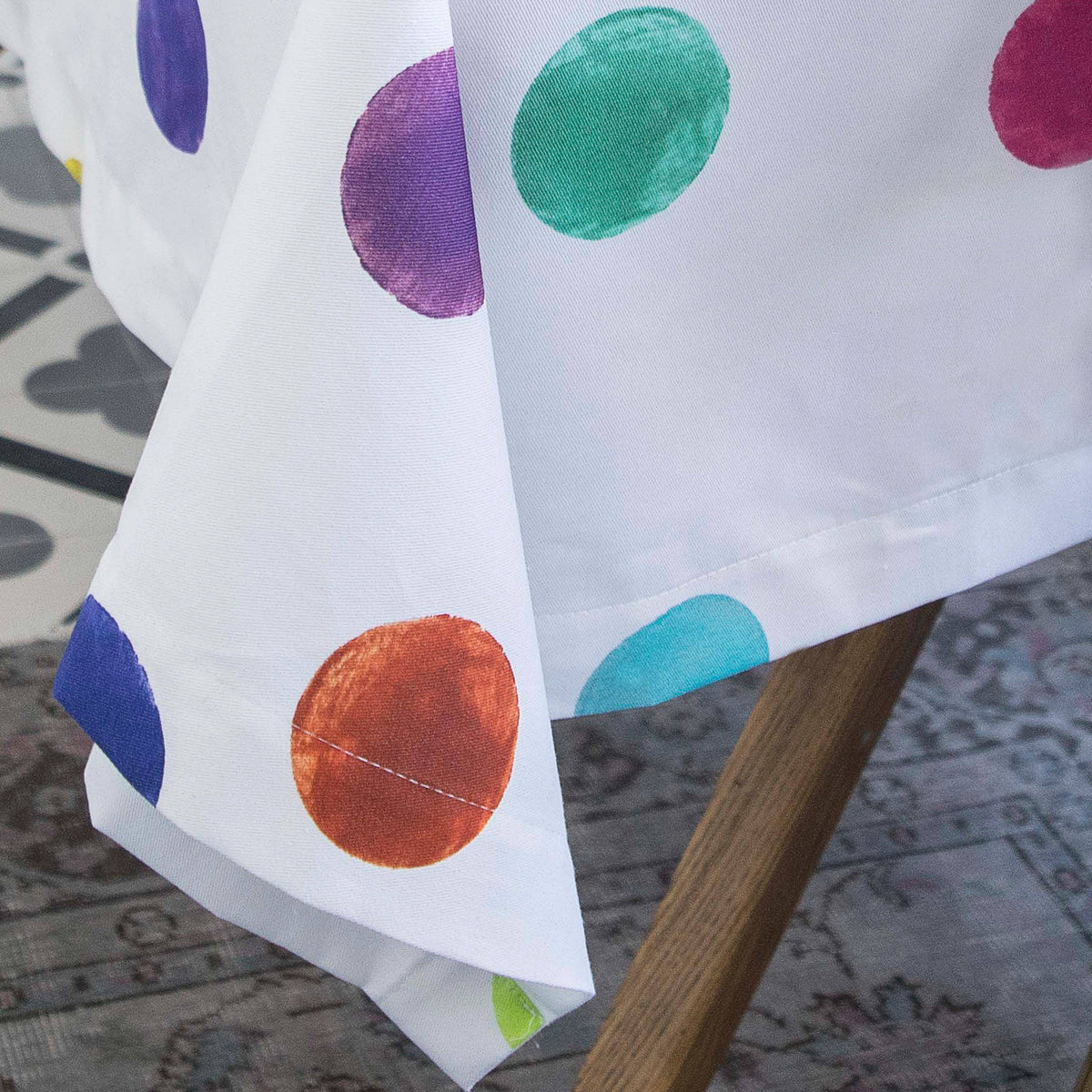 Nappe Confetti: 150 x 150 cm