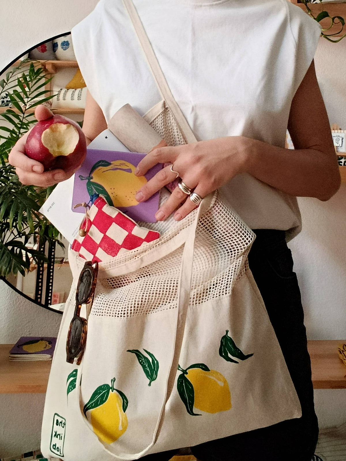 Sac cabas en filet imprimé à la main